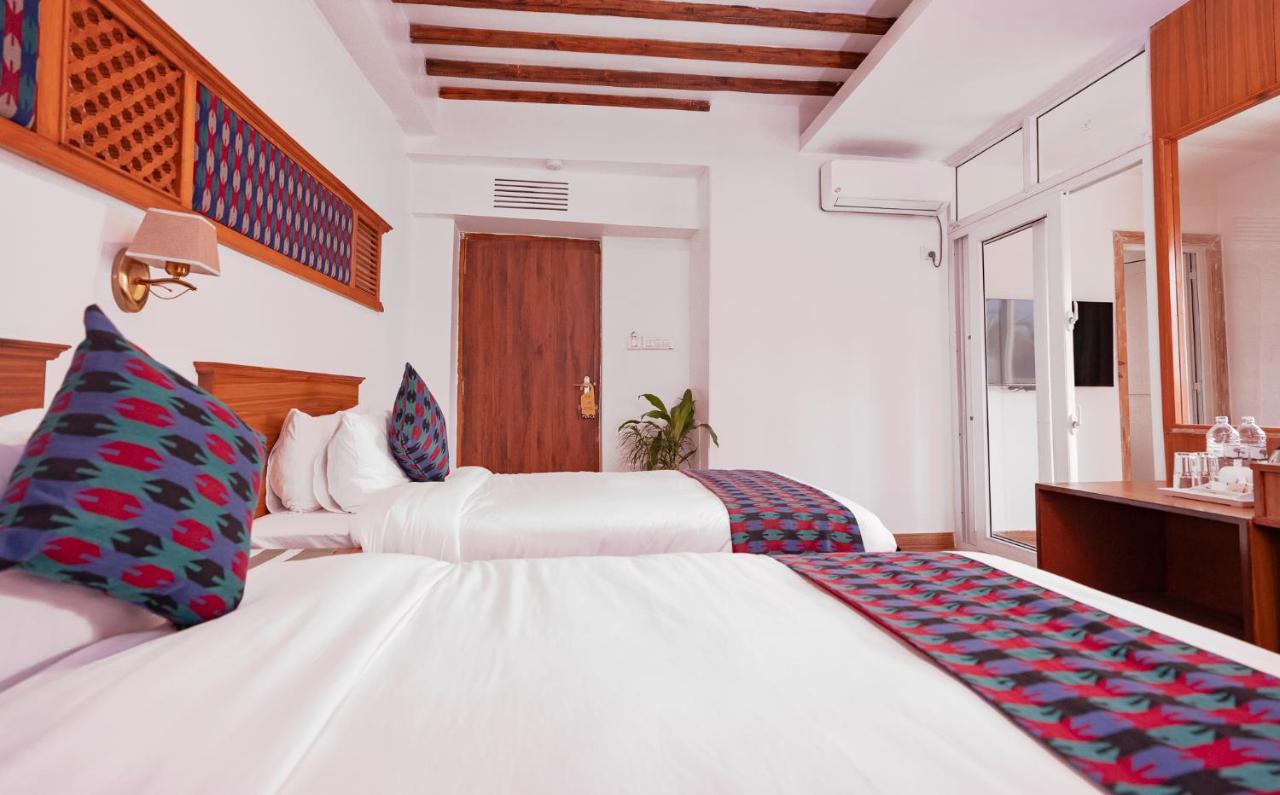 Himalayan Glory Inn Pokhara Esterno foto