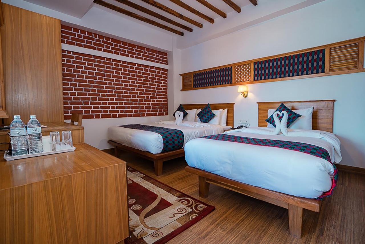 Himalayan Glory Inn Pokhara Esterno foto